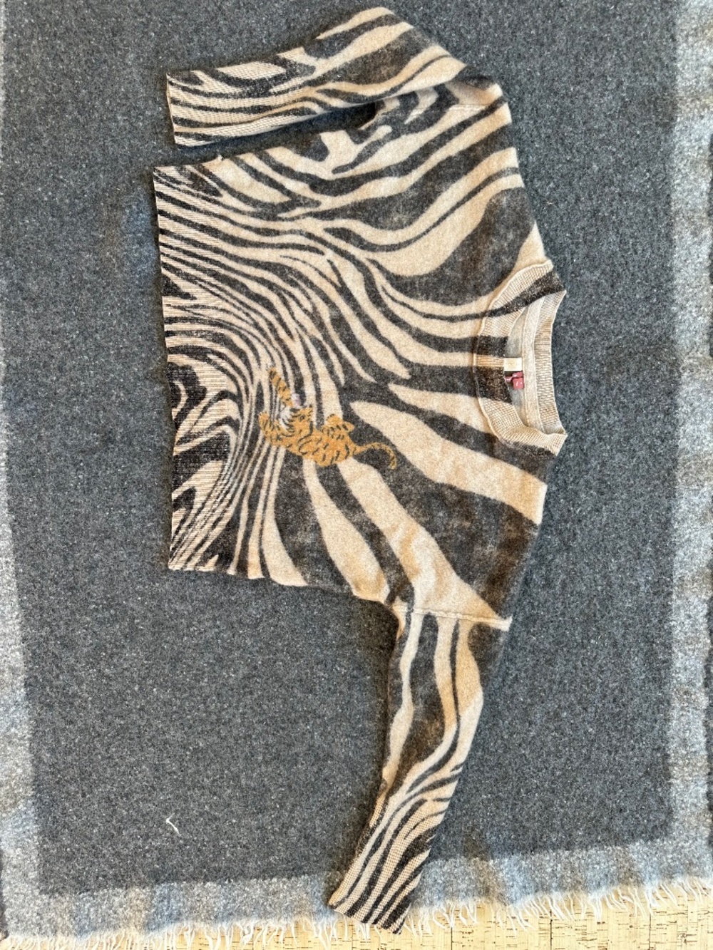 Cashmere Sweater Zebra Style with Tiger Size M